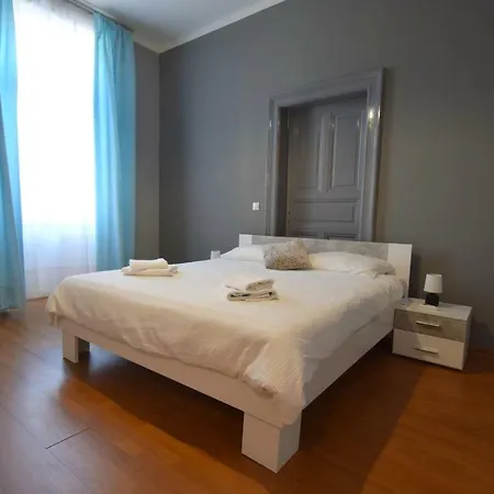 Apartment M *